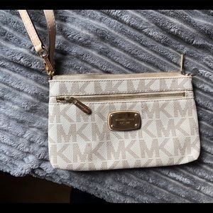Michael Kors wristlet